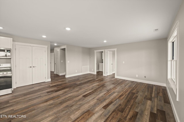 448 Taylor Rd, Byrdstown, TN 38549 - interior space with recessed lighting, baseboards, visible vents, and dark wood-type flooring