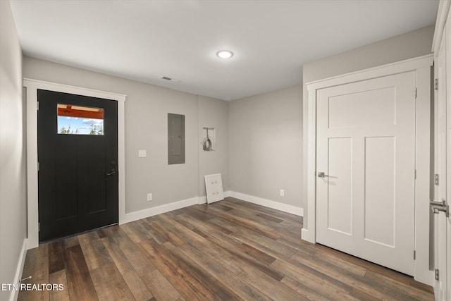 448 Taylor Rd, Byrdstown, TN 38549 - entryway featuring visible vents, dark wood-style flooring, baseboards, recessed lighting, and electric panel