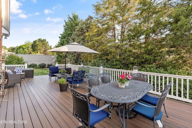 1614 Pinnacle Point Dr, Alcoa, TN 37701 - deck featuring outdoor lounge area and outdoor dining area