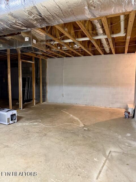 217 Loomis St, Tellico Plains, TN 37385 - view of basement