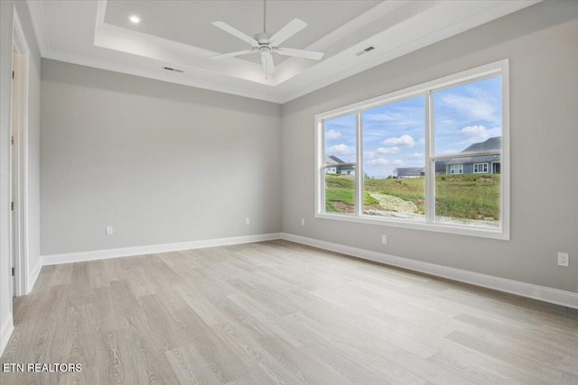 342 Bittersweet Ln, Lenoir City, TN 37771 - empty room featuring a tray ceiling, light wood-type flooring, baseboards, ceiling fan, and recessed lighting