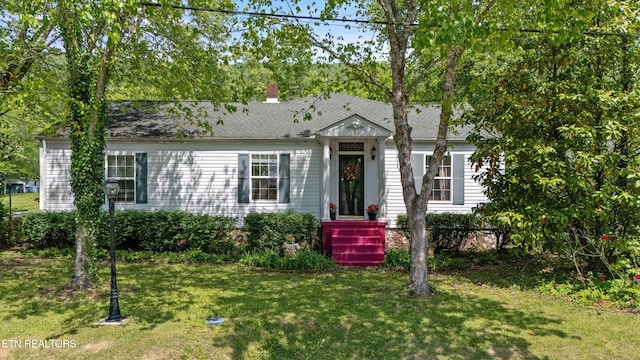 702 Meadowview Dr, Harriman, TN 37748 - view of front facade with a shingled roof and a front lawn