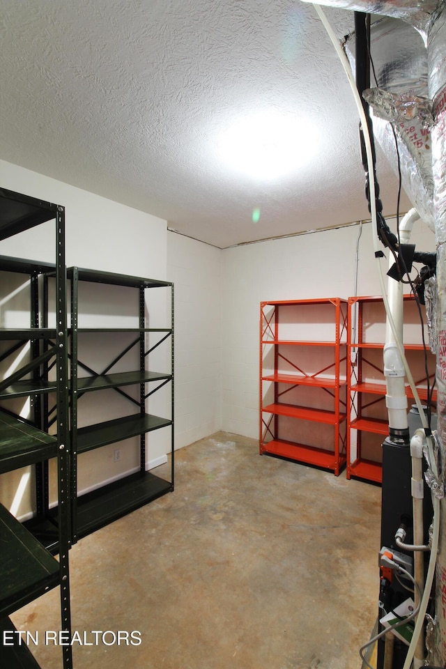 13177 Clear Ridge Rd, Knoxville, TN 37922 - below grade area with a textured ceiling