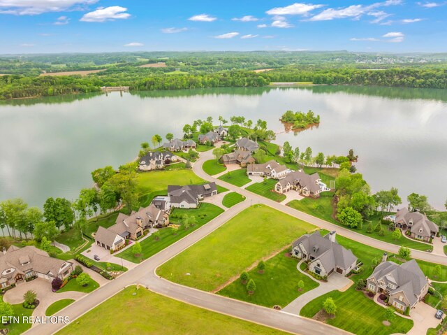 165 Captains Way, Lenoir City, TN 37772