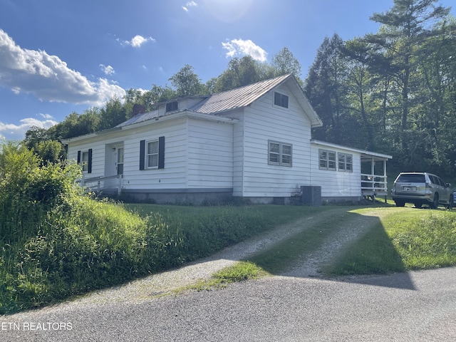 123 Sexton Ln, Clinton, TN 37716 - view of side of home with central AC