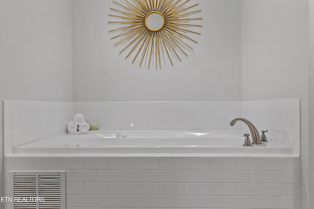 1724 Golden Nugget Ln, Knoxville, TN 37932 - bathroom with a bath