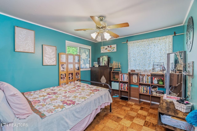bedroom featuring crown molding and ceiling fan