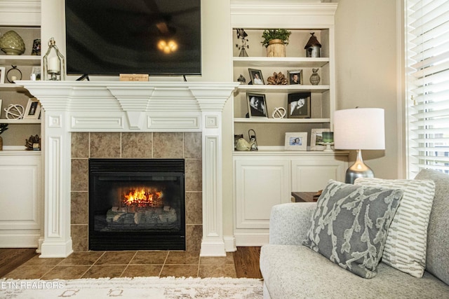 719 Lake Vista Ln Unit 3, Knoxville, TN 37934 - sitting room with built in features and a tile fireplace