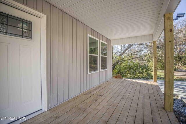 3328 Wimpole Ave, Knoxville, TN 37914 - view of wooden deck