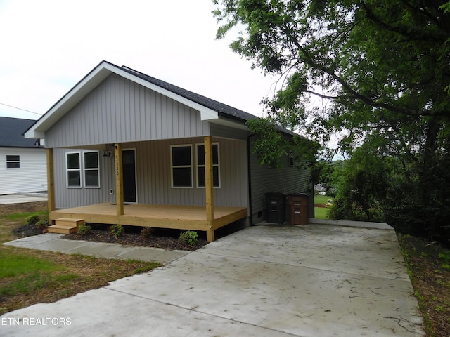 3328 Wimpole Ave, Knoxville, TN 37914 - bungalow-style home featuring covered porch
