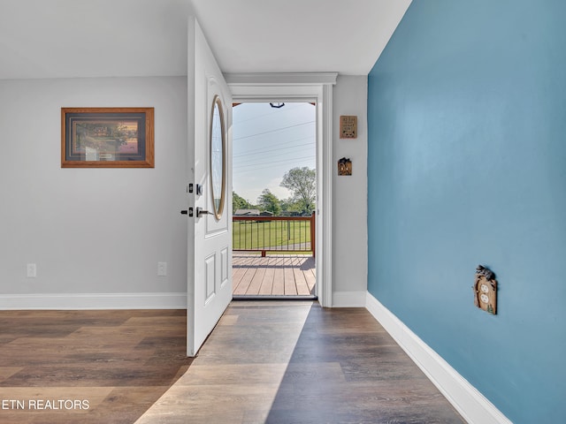 380 Buster Blvd, Lenoir City, TN 37772 - entrance foyer with baseboards and dark wood finished floors