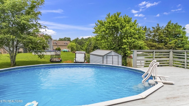 2934 Eledge Ln, Sevierville, TN 37876 - swimming pool with a lawn