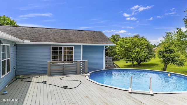 2934 Eledge Ln, Sevierville, TN 37876 - swimming pool with a deck and a lawn