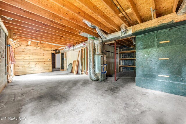 2208 Island Blvd, Sevierville, TN 37876 - unfinished below grade area featuring heating unit