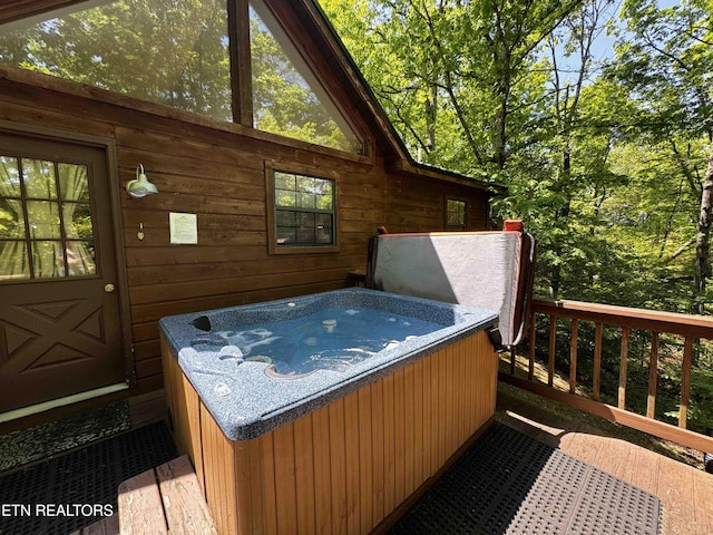 653 Oaks View Ct, Pigeon Forge, TN 37863