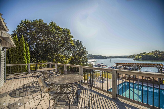 213 Northshore Dr, Greenback, TN 37742