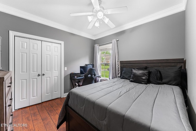 4322 Wellesley Dr, Ooltewah, TN 37363 - bedroom with dark wood-type flooring, ornamental molding, ceiling fan, and a closet