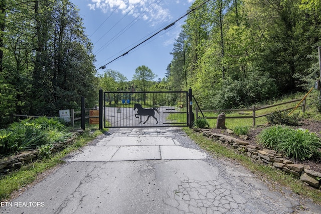 1820 Oakwood Rd, Walland, TN 37886