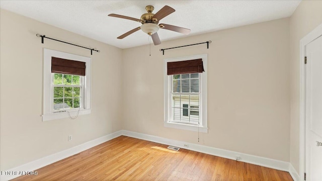 953 Maynard Ave, Knoxville, TN 37917 - unfurnished room with baseboards, light wood-style flooring, and ceiling fan