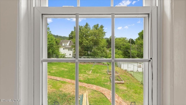 953 Maynard Ave, Knoxville, TN 37917 - entryway with plenty of natural light