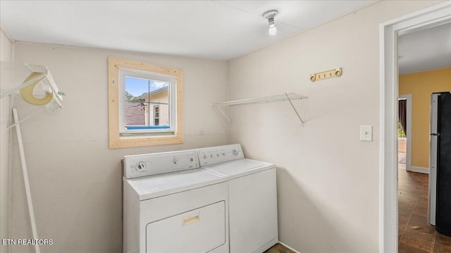 953 Maynard Ave, Knoxville, TN 37917 - laundry room featuring washing machine and clothes dryer