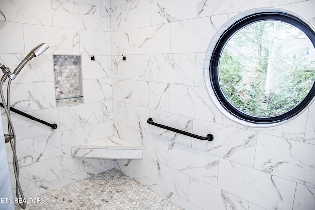 194 Forest View Dr, Crossville, TN 38558 - full bathroom with tiled shower