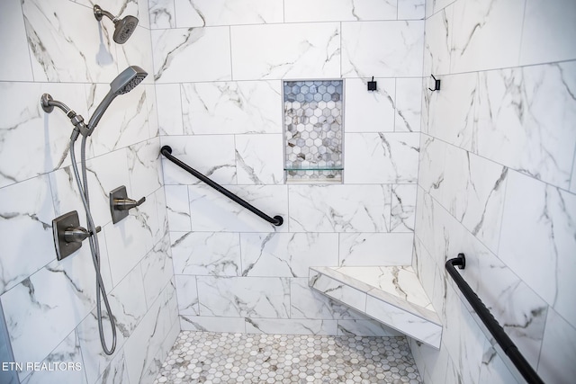 194 Forest View Dr, Crossville, TN 38558 - bathroom with a tile shower