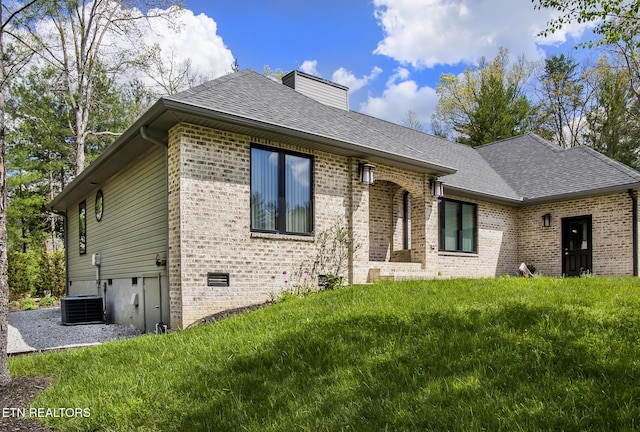 194 Forest View Dr, Crossville, TN 38558 - ranch-style house featuring brick siding, a chimney, and a front yard