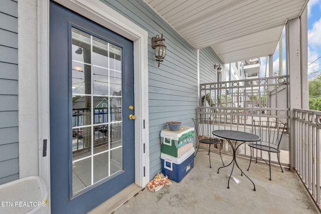 view of patio featuring covered porch