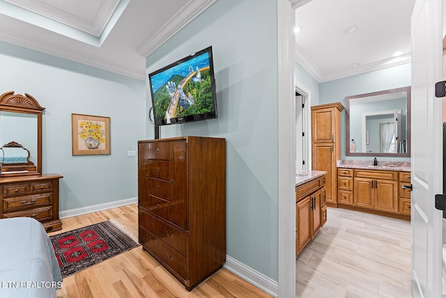 112 Naduli Trl, Vonore, TN 37885 - bedroom featuring crown molding, a sink, baseboards, light wood finished floors, and recessed lighting