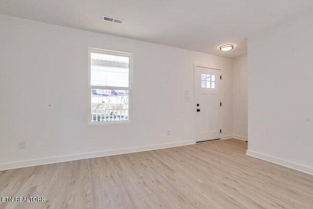 1624 Folsom Ave, Knoxville, TN 37917 - foyer entrance featuring visible vents, baseboards, and light wood-type flooring