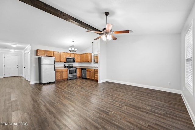 kitchen with baseboards, dark wood-style floors, a sink, ceiling fan with notable chandelier, and stainless steel appliances