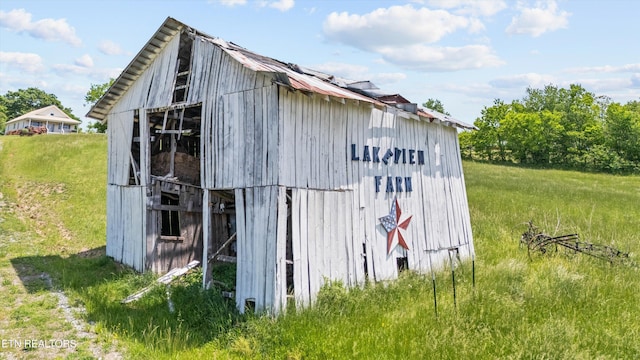 2738 Indian Creek Rd, Dandridge, TN 37725 - view of outbuilding featuring an outdoor structure