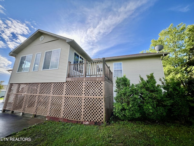 1533 Kildee Ln, Sevierville, TN 37862 - view of home's exterior featuring a wooden deck