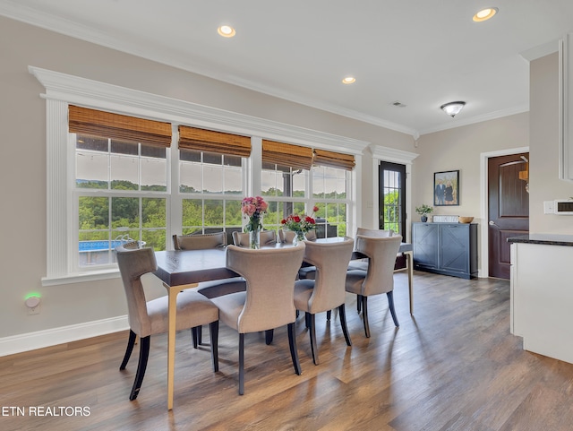 1810 Griffitts Mill Cir, Maryville, TN 37803 - dining area featuring wood finished floors, baseboards, ornamental molding, and recessed lighting