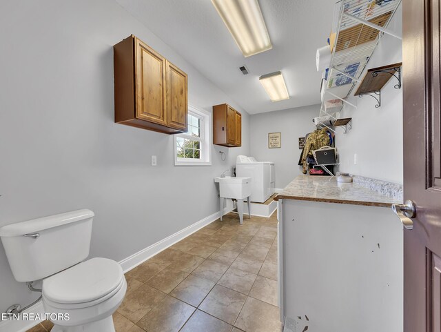 1810 Griffitts Mill Cir, Maryville, TN 37803 - bathroom featuring toilet, baseboards, and tile patterned flooring