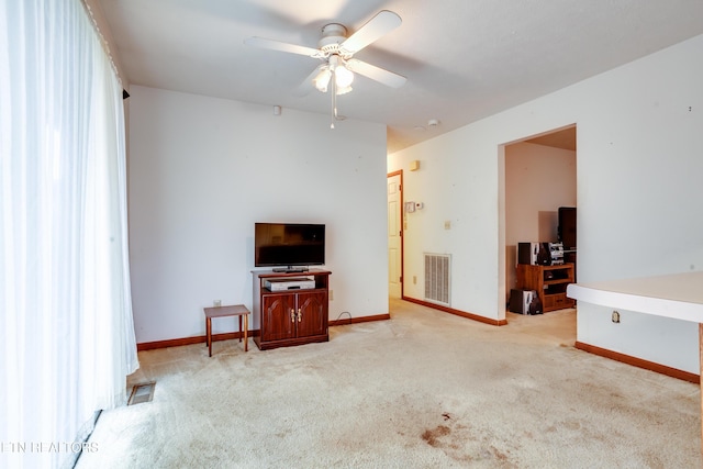 375 Rainbow Rd, Sevierville, TN 37862 - living area featuring ceiling fan, visible vents, and carpet