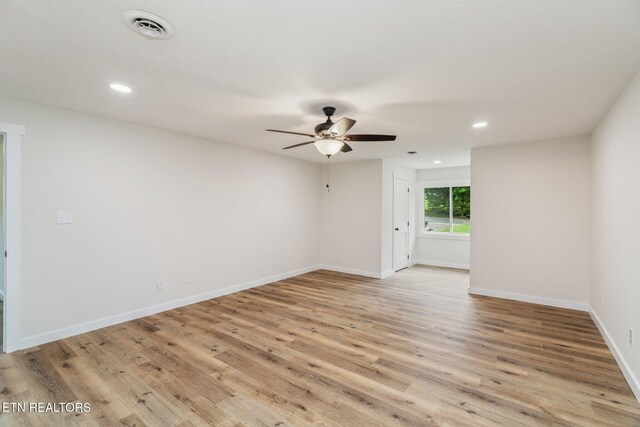 7220 Beelertown Rd, Powell, TN 37849 - spare room featuring ceiling fan, recessed lighting, light wood-type flooring, and baseboards