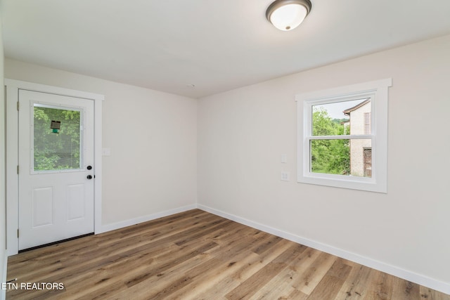 7220 Beelertown Rd, Powell, TN 37849 - unfurnished room with baseboards and wood finished floors
