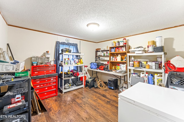 7726 Misty Point Way, Knoxville, TN 37914 - office space with crown molding, wood finished floors, and a textured ceiling