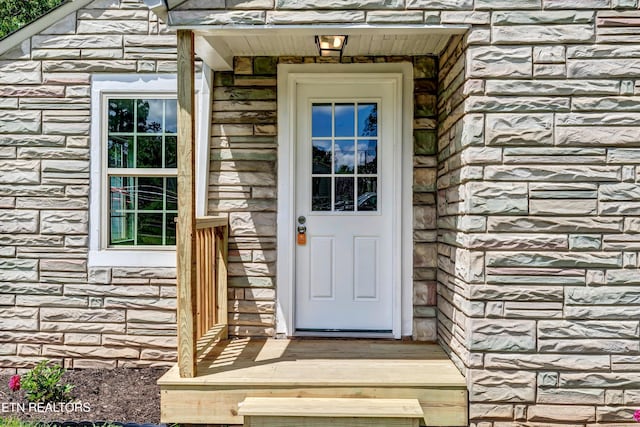 2423 Mccroskey Ave, Knoxville, TN 37917 - entrance to property featuring stone siding
