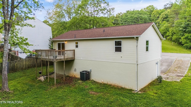 10212 Birch Hill Ln, Knoxville, TN 37932 - rear view of property with a deck, central air condition unit, and a shingled roof