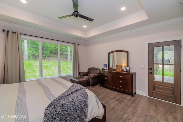 8304 Davis Ferry Rd, Loudon, TN 37774 - bedroom featuring a ceiling fan, recessed lighting, baseboards, ornamental molding, and wood finished floors