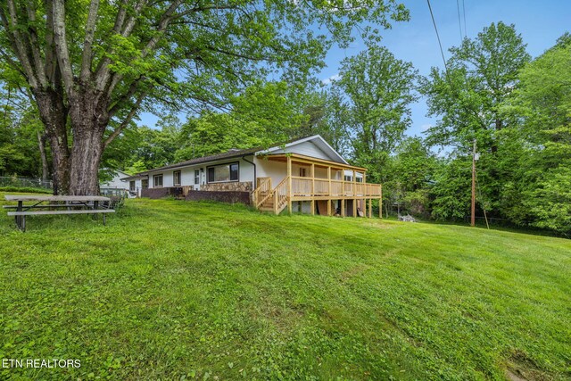 138 Lilac Dr, Lafollette, TN 37766 - view of yard