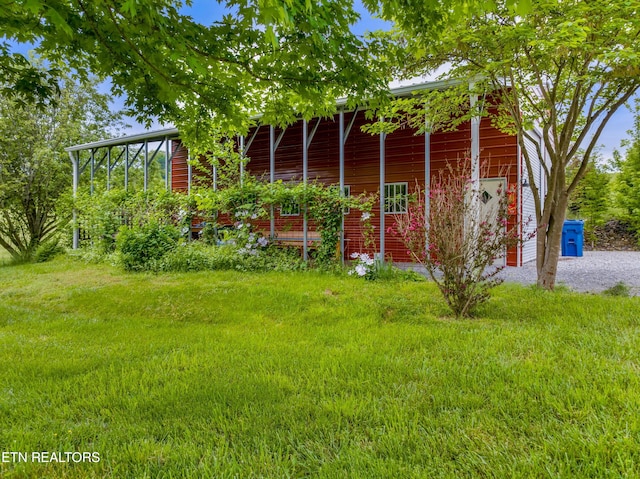 687 Burchfield Rd, Dandridge, TN 37725 - view of yard featuring an outbuilding