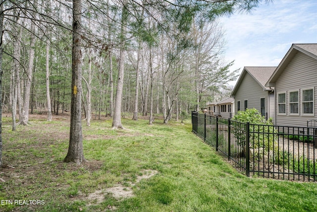 13 Holly Ct, Crossville, TN 38558 - view of yard