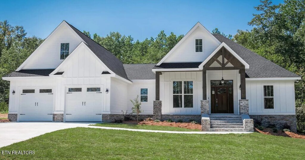 327 Shadows Lawn Dr, Athens, TN 37303 - photo 3