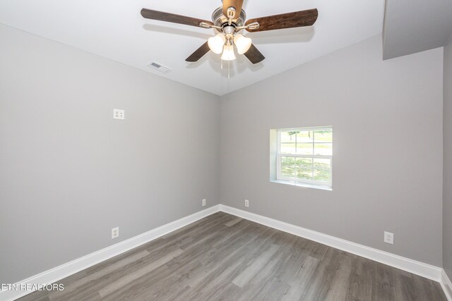 2208 Sanderson Rd, Knoxville, TN 37921 - empty room featuring baseboards, ceiling fan, visible vents, and dark wood-style floors
