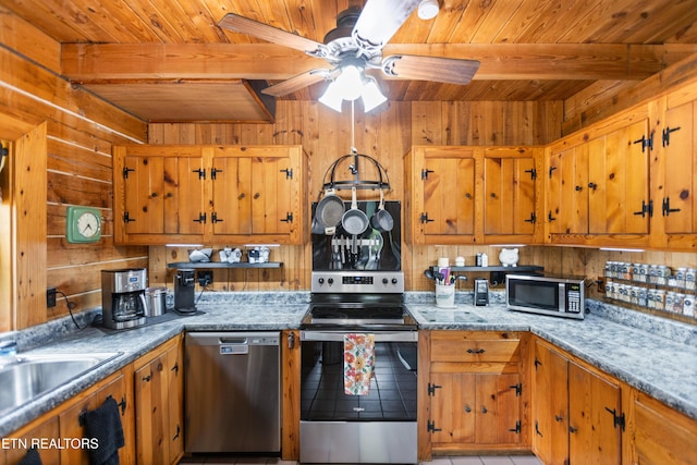 1563 Oren White Rd, Lenoir City, TN 37771