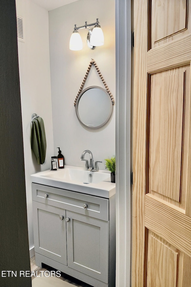2232 Mississippi Ave, Knoxville, TN 37921 - bathroom with vanity